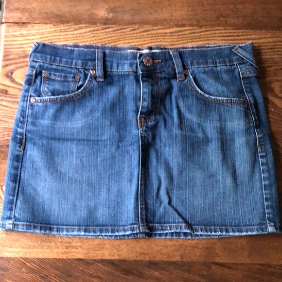 Old Navy W’s Denim Mini Skirt ~ Size 6 - Picture 1 of 6